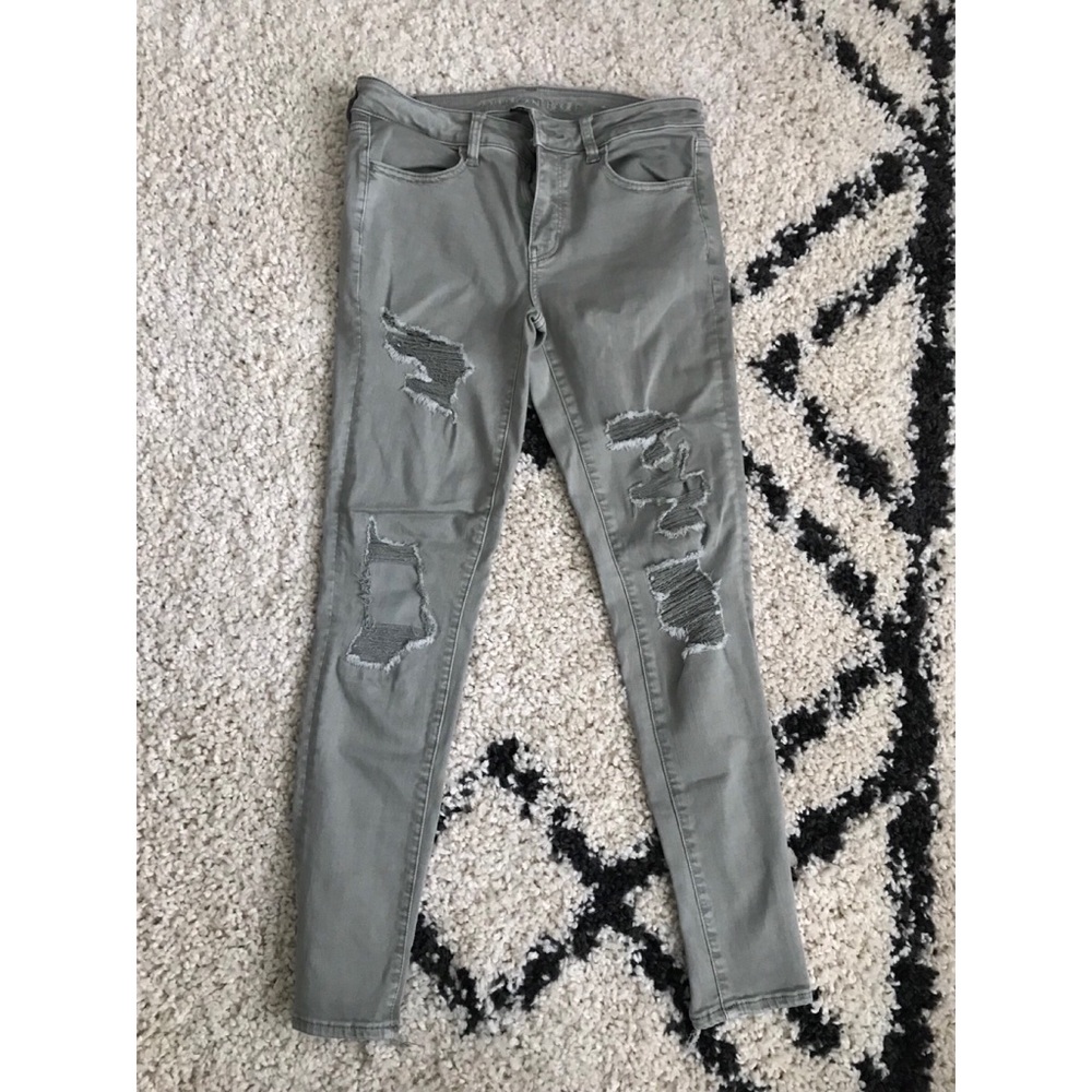 American Eagle distressed jeggings